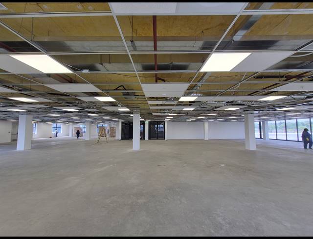 881M² OFFICE TO LET IN GLENADRIENNE EAST